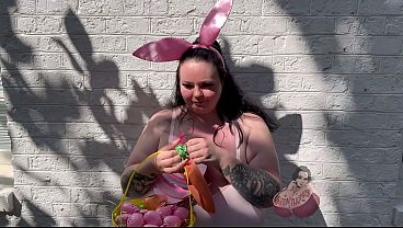 bbw gives easter bj surprise